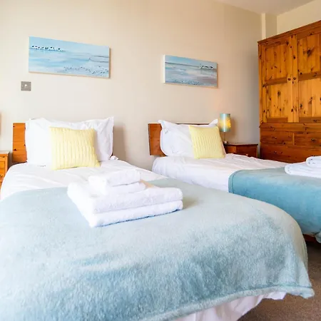 2-Bedroom Apartment - Fistral Beach Newquay  Room photo